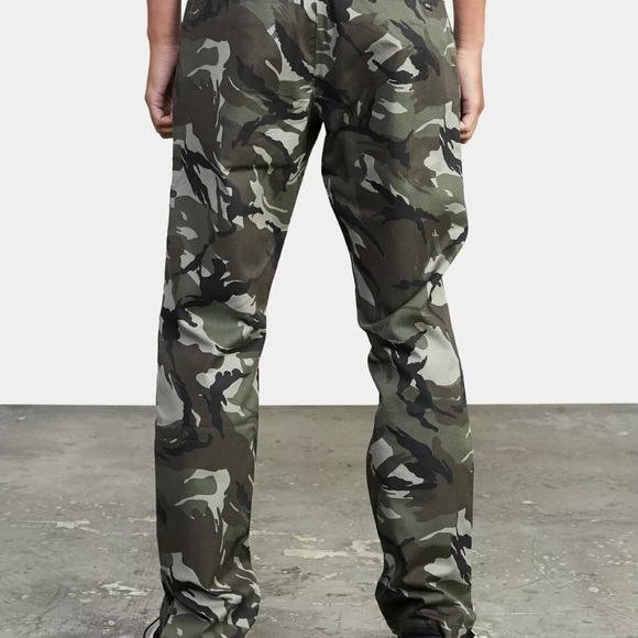 RVCA Mens Camo Pants Weekday Chino Stretch Flat Men's Size 28 Waist Pants NWT - Picture 2 of 2